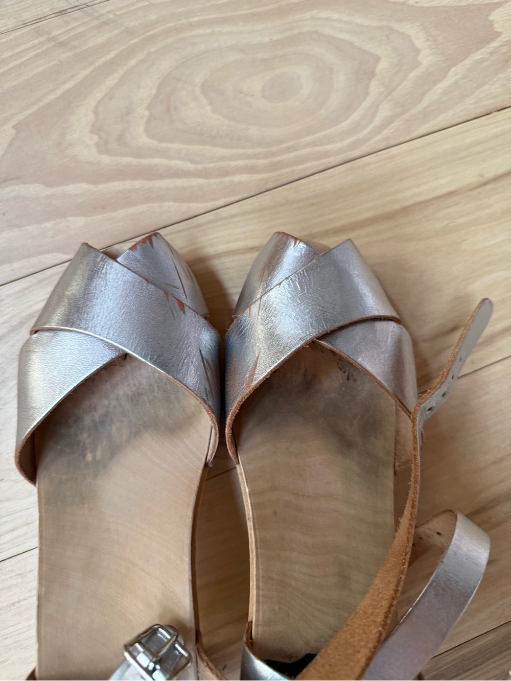 Swedish Hasbeens Metallic Silver Open-Toe Slingback Sandals. Size 39. 8-8.5